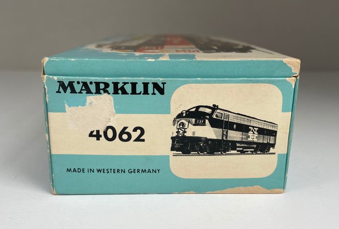 Image 3 of Märklin H0 - 4062.2 - Diesel locomotive - EMD B Unit (dummy) - New Haven