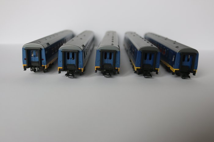 Image 2 of Märklin H0 - 42642/-643 - Passenger carriage, Passenger carriage set - 5 IC+ carriages - NS