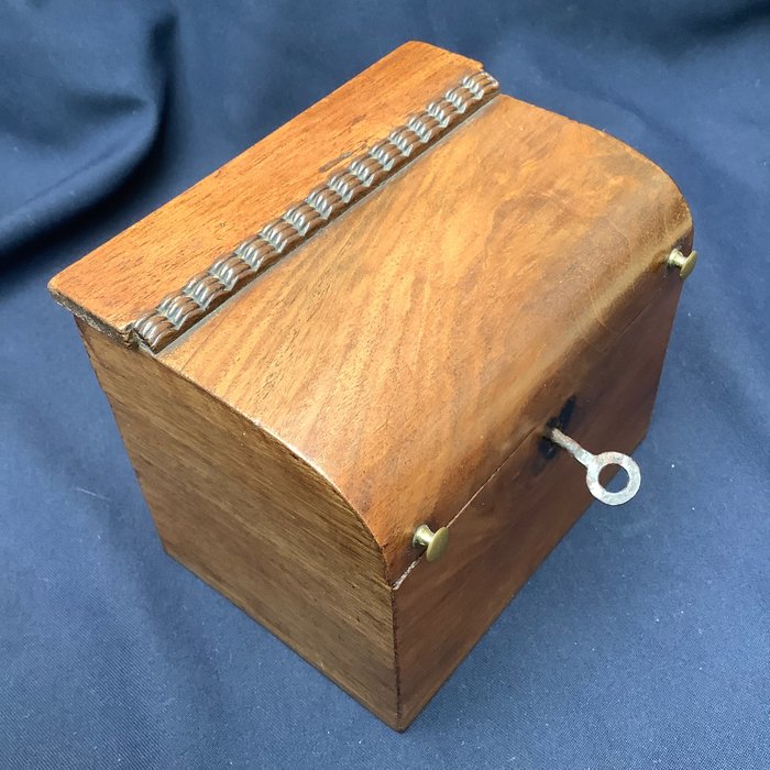 Preview of the first image of Tea box jewelry box - Wood - Early 20th century.