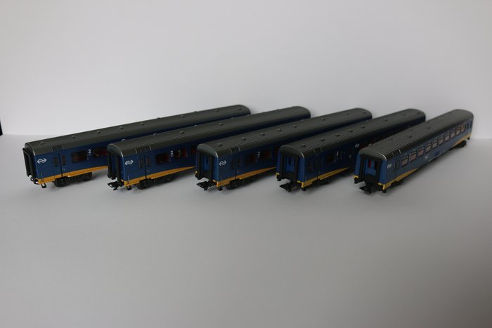 Preview of the first image of Märklin H0 - 42642/-643 - Passenger carriage, Passenger carriage set - 5 IC+ carriages - NS.