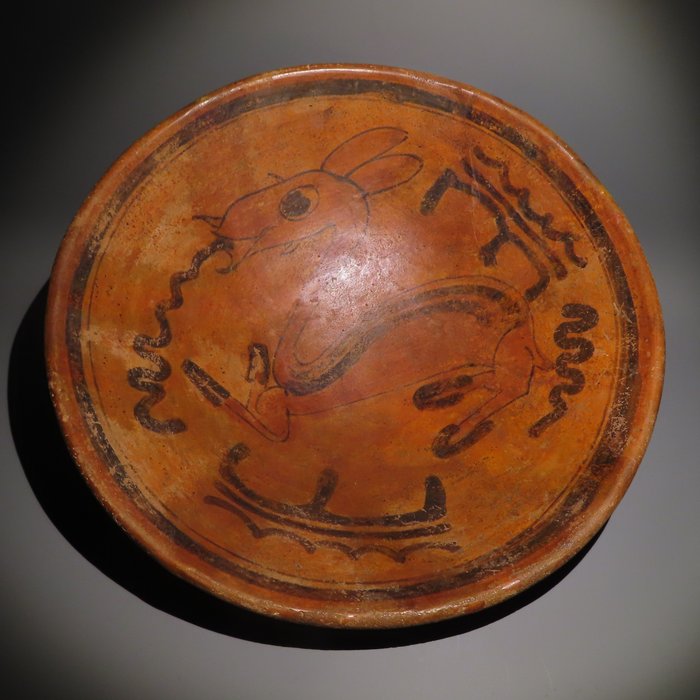 瑪雅人 Terracotta 已出版並展出的帶有動物的盤子。 30 公分 D. 西班牙出口許可證