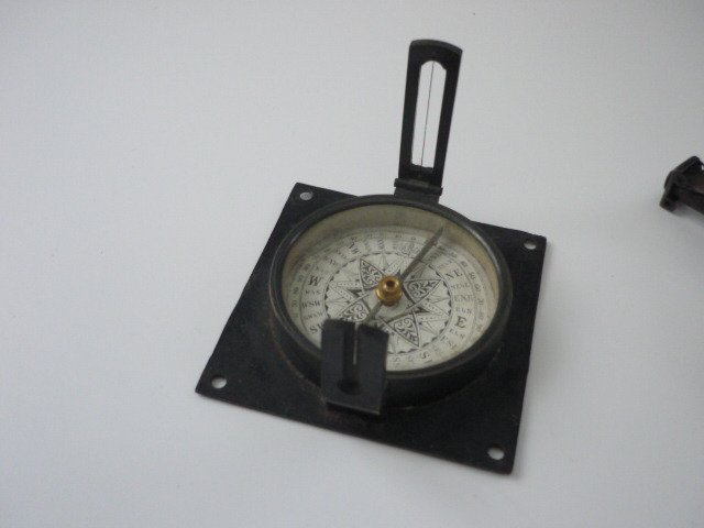 Image 2 of Surveying compass (2) - Brass, Glass - First half 20th century