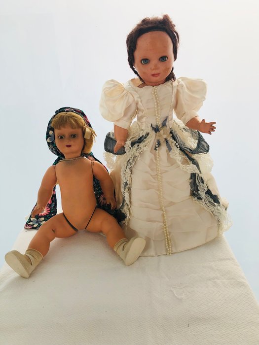 Preview of the first image of JUMEAU et GÉGÉ - SET of 2 rhodoïd dolls JUMEAU et GÉGÉ - 1950-1959 - France.