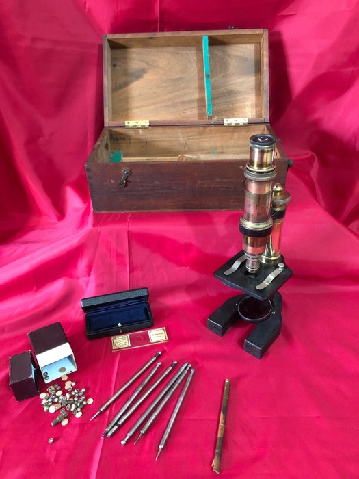 Preview of the first image of Microscope and accessories, Nachet et fils, Paris - Brass, Iron (cast), slate - Late 19th century.