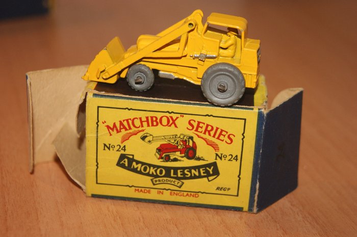 Preview of the first image of A Moko Lesney Product "Matchbox" 1-75 Regular Wheels Series - 1:76 - Moko Mint Model Original 1956.