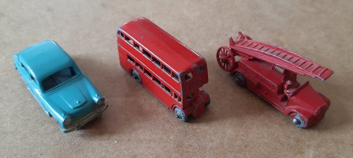 Preview of the first image of Matchbox - 1:64 - Austin A50 n. 36, London Bus nr 5, Dennis Fire Engine n. 9A - Lesney.