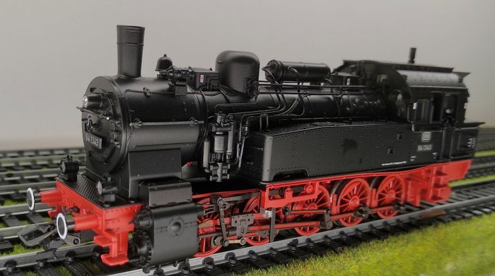 Preview of the first image of Trix H0 - 22159 - Tender locomotive - Series 94.5-17 - DB.