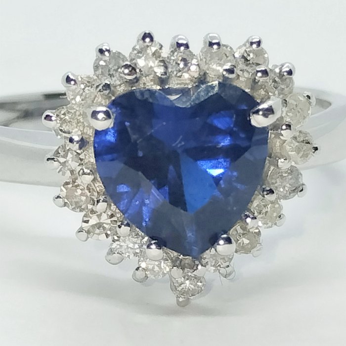Preview of the first image of 18 kt. White gold - Ring - 2.30 ct Sapphire - Diamonds.