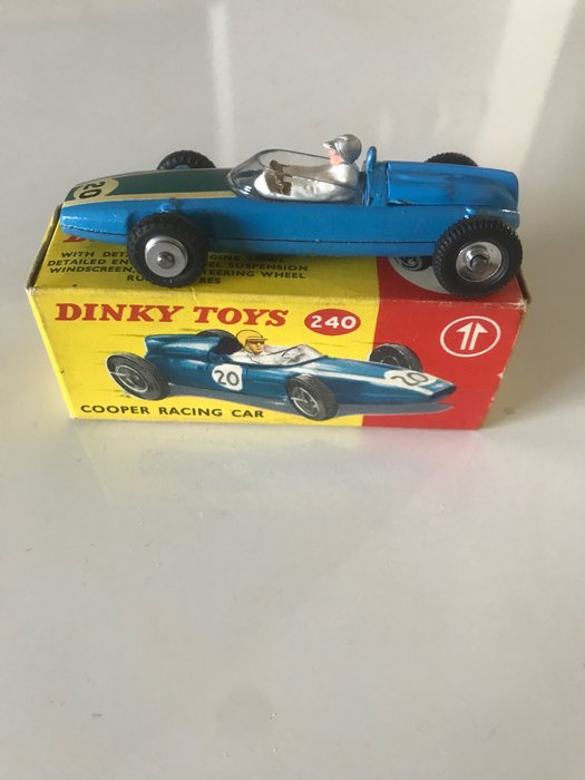 Preview of the first image of Dinky Toys - 1:43 - Réf. 240 Cooper Racing Car - Made in England.