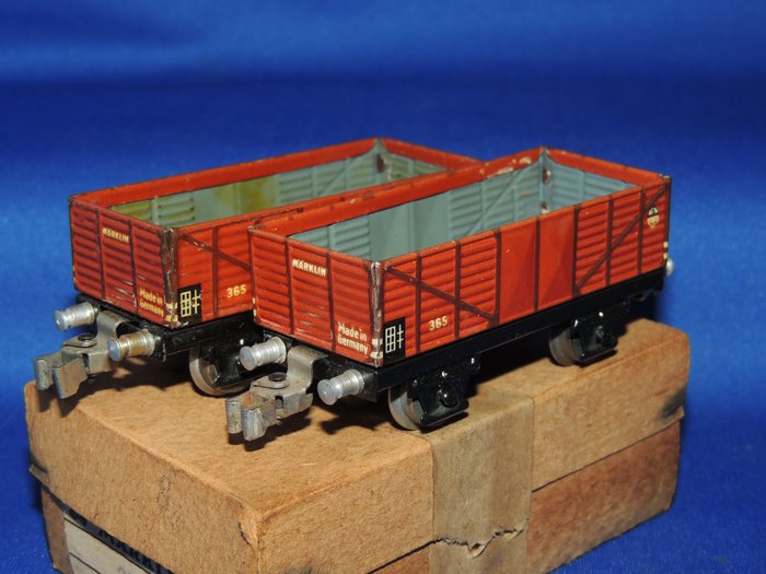 Preview of the first image of Märklin H0 - 365.3 - Freight carriage - 2x gondolas.