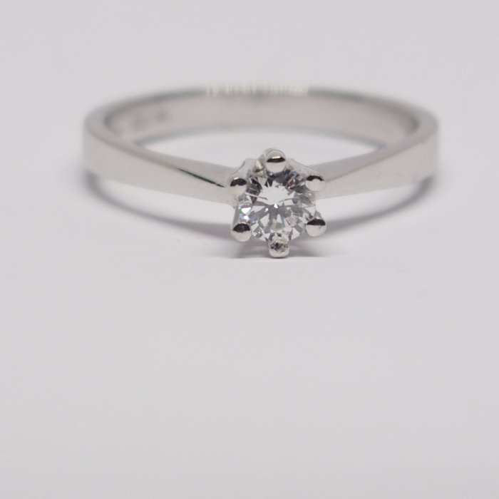 Preview of the first image of 14 kt. White gold - Ring.