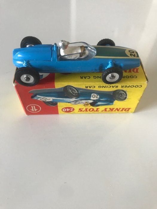 Image 2 of Dinky Toys - 1:43 - Réf. 240 Cooper Racing Car - Made in England