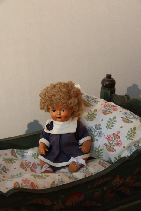 Preview of the first image of Schildkröt - Vintage - sitting doll with curly head - 1950-1959 - Germany.