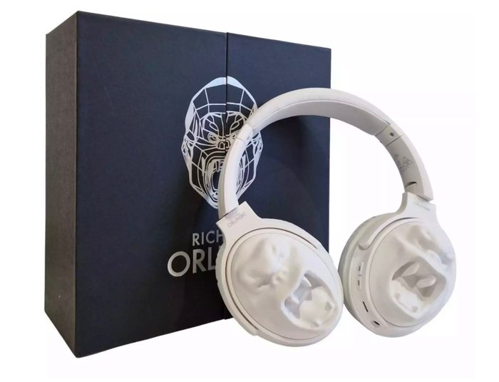 Preview of the first image of Richard Orlinski (1966) - Casque HEADPHONES KONG - Mat white- Blanc Mate.