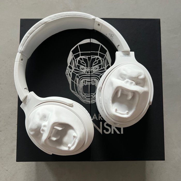 Richard Orlinski (1966) - Headphones King Kong - White (incl box and COA)