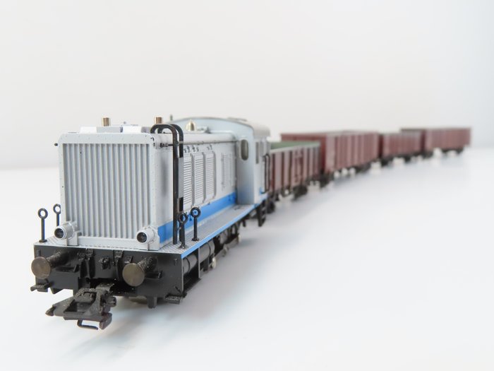 Preview of the first image of Märklin H0 - 2848 - Train set - 5-part set "Cement train" with diesel locomotive CCB 215 with 4 ope.
