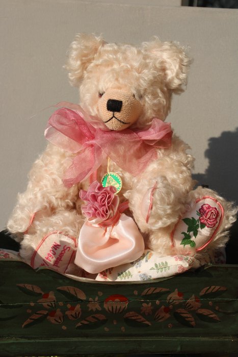 Preview of the first image of Hermann Teddy - Vintage - Scented Rose Teddy Bear - 1990-1999 - Germany.