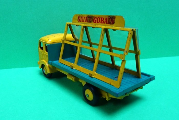 Image 2 of Dinky Toys - 1:43 - ref. 33 Simca Cargo Saint Gobain