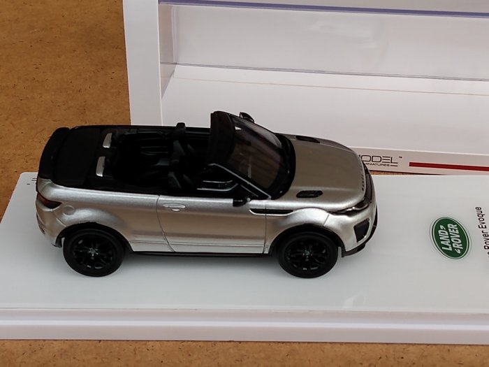 Image 2 of TrueScale Miniatures - 1:43 - TSM430156 - Range Rover Evoque - Indus Convertible