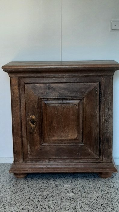 Preview of the first image of Cupboard - Oak - 18th century.