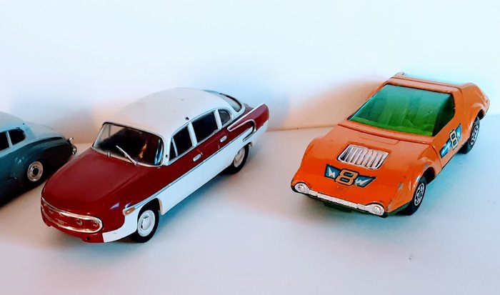 Image 2 of Dinky Toys, Matchbox Speed Kings - 1:43 - Rolls-Royce Silver Wraith, Tatra 303, Nissan 270X