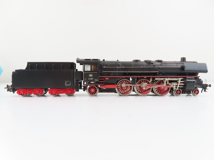Image 2 of Märklin H0 - 3048.6 - Steam locomotive with tender - BR 01, with smoke generator - DB