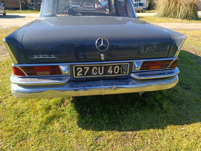 Image 3 of Mercedes-Benz - 220S - 1961