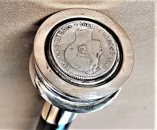 Preview of the first image of Cane with .900 silver coin from the year 1901. - Silver, metal, wood. - Second half 20th century.