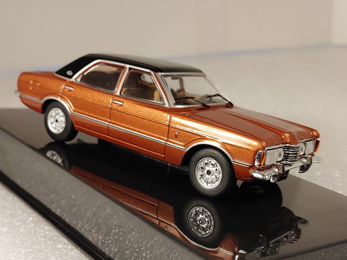Preview of the first image of IXO - 1:43 - Ford Taunus GLX 4-deurs 1973.