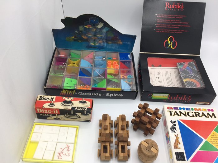 Preview of the first image of Matchbox, other Brands - Board game Rubik's Magic, Mini Houten Puzzels, Tangram, Disc-it - 1970-197.