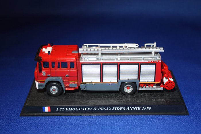 Image 2 of Firefighting equipment - 1:43 - 4 Firetrucks France