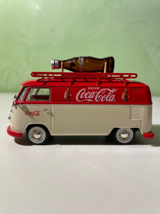 Image 3 of Corgi - 1:43 - Coca Cola Volkswagen T1 giant bottle van - Volkswagen T1C 1965