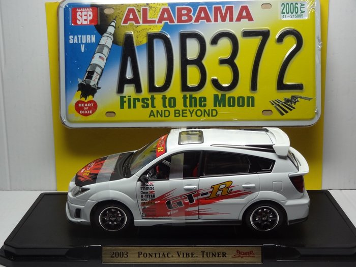 Image 2 of Yat Ming - 1:18 - Pontiac Vibe Tuner 2003 - Lot with 2 items : 1 car in 1:18 scale + 1 reproduction
