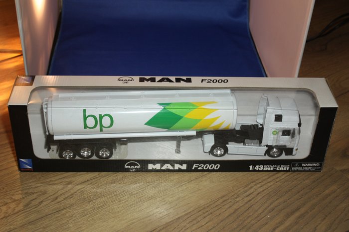 Image 2 of BP MAN - 1:43 - MAN F2000