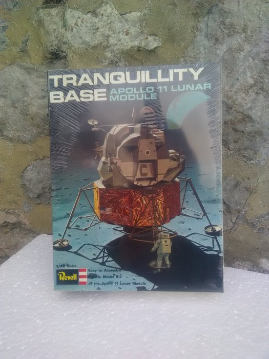 Preview of the first image of Revell - Space - Model Kit Tranquillity Base Apollo 11 Lunar Modul - 1960-1969 - U.S..