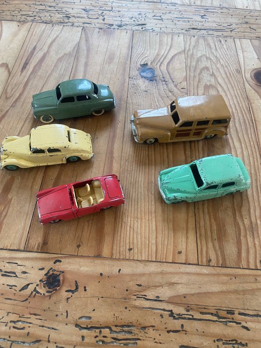 Image 3 of Dinky Toys - 1:43 - Simca Aronde, Austin Healey Spirite, Hillman Minx