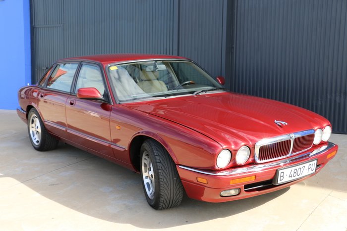 Preview of the first image of Jaguar - XJ6 3.2 Sport - 1995.