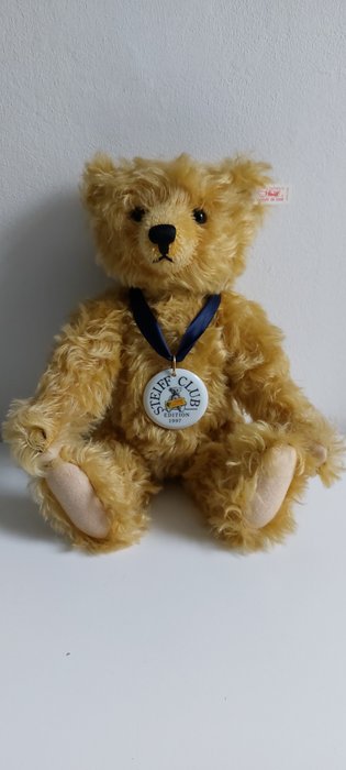 Preview of the first image of Steiff - Vintage - 420108 - Bear Picknick Bear - 1990-1999 - Germany.