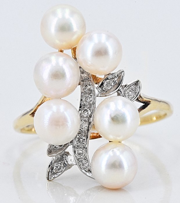 Preview of the first image of White gold, Yellow gold - Ring Akoya Pearl - Diamonds.