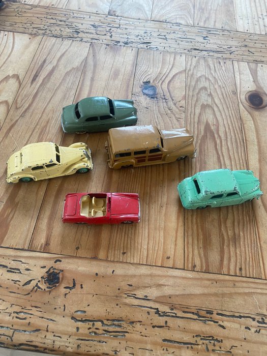 Image 2 of Dinky Toys - 1:43 - Simca Aronde, Austin Healey Spirite, Hillman Minx