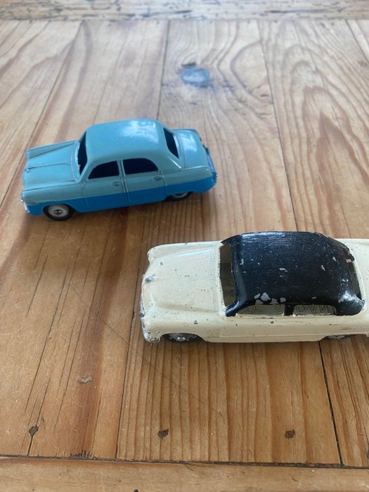 Image 2 of Dinky Toys - 1:43 - Ford Zephyr n. 33 - Ford Sedan