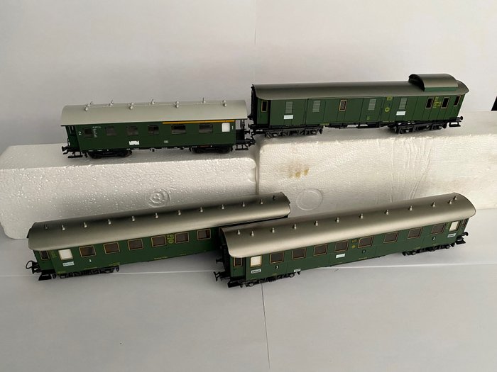 Preview of the first image of Märklin, Sachsenmodelle H0 - 4136/4137/4143/14327 - Passenger carriage - 4 passenger carriages - DB.