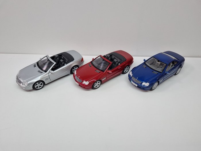 Image 2 of Dealer Collection - 1:18 - Mercedes-Benz SL Class