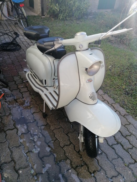 Preview of the first image of Innocenti - Lambretta LI 150 1 serie - Frame breather - 1958.