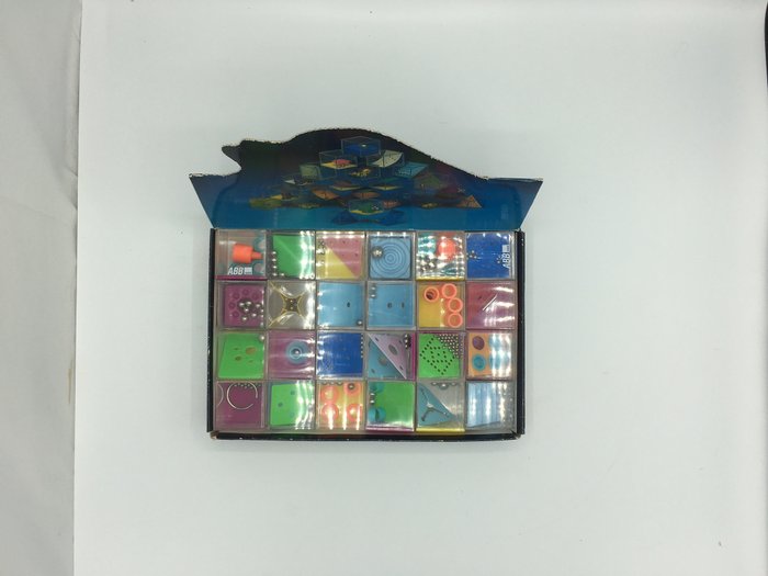 Image 2 of Matchbox, other Brands - Board game Rubik's Magic, Mini Houten Puzzels, Tangram, Disc-it - 1970-197