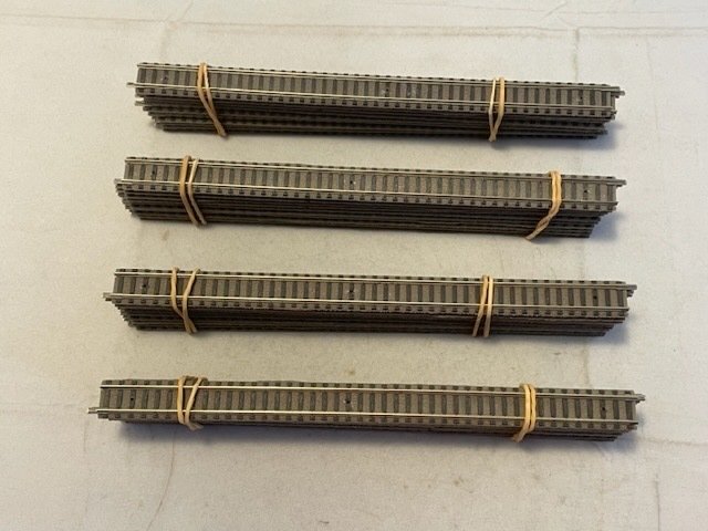 Preview of the first image of Fleischmann N - 9100 - Tracks - 40 x straight rails 222 mm Professional rail - (8419).