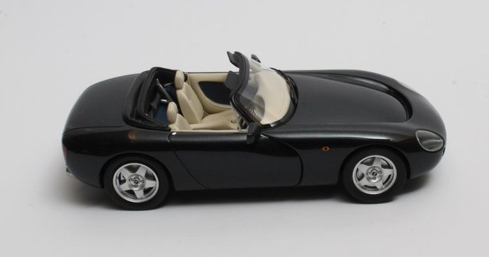 Image 3 of Cult Scale Models - 1:18 - TVR Griffith 1993 Paars Metallic - CML144-2