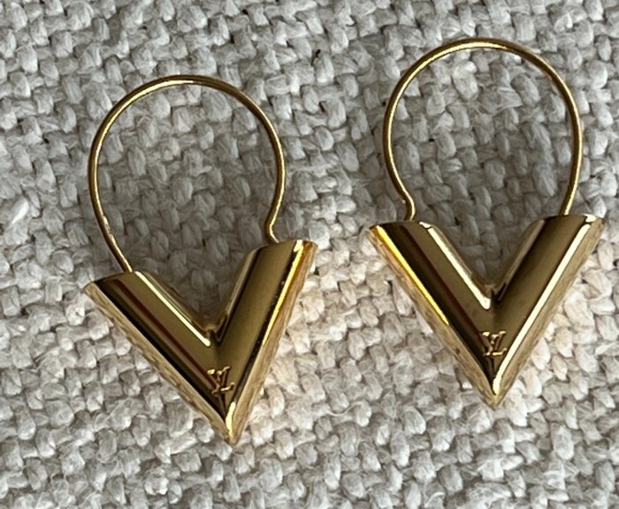 Louis Vuitton - Essential V - Earrings - Catawiki