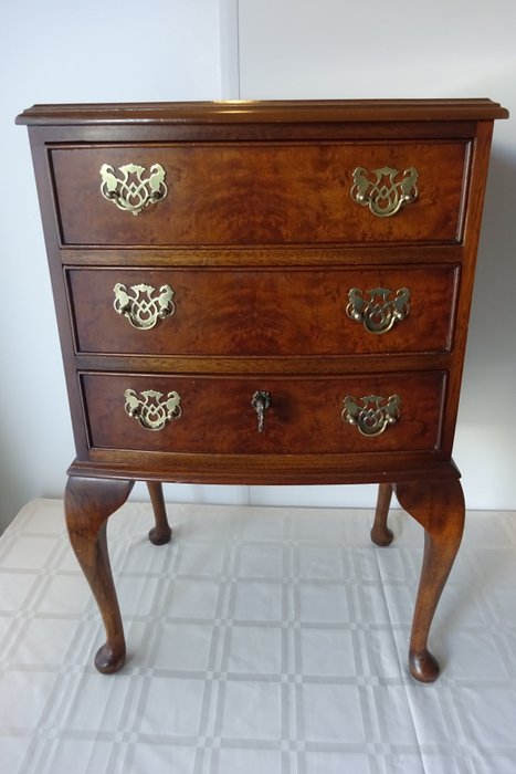 Preview of the first image of Chest of drawers, Master Furniture (1) - Louis XVI Style - Mahogany - 20th century.