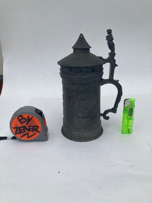 Image 2 of Beer mug in the shape of a medieval tower - Pewter - Dated 1902